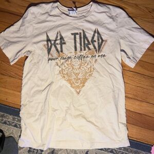 Slim Fit Bella Canvas Cream Graphic T-Shirt Def-Leppard-Inspired — Size L